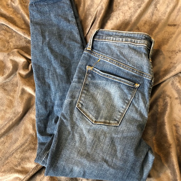 ON HOLD Lightly distressed jeans - Picture 5 of 8